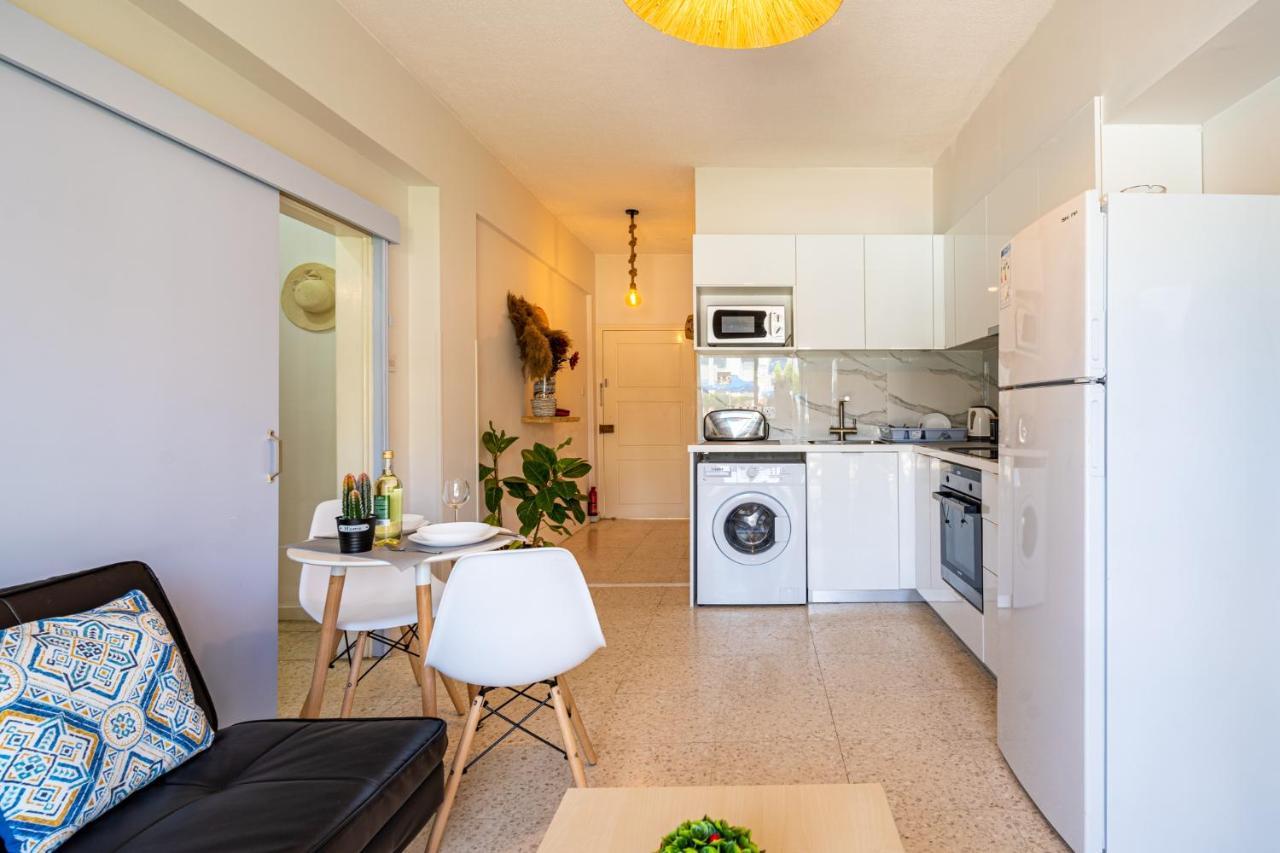 Sea Breeze 1-Br Apt In Pyla Exterior photo