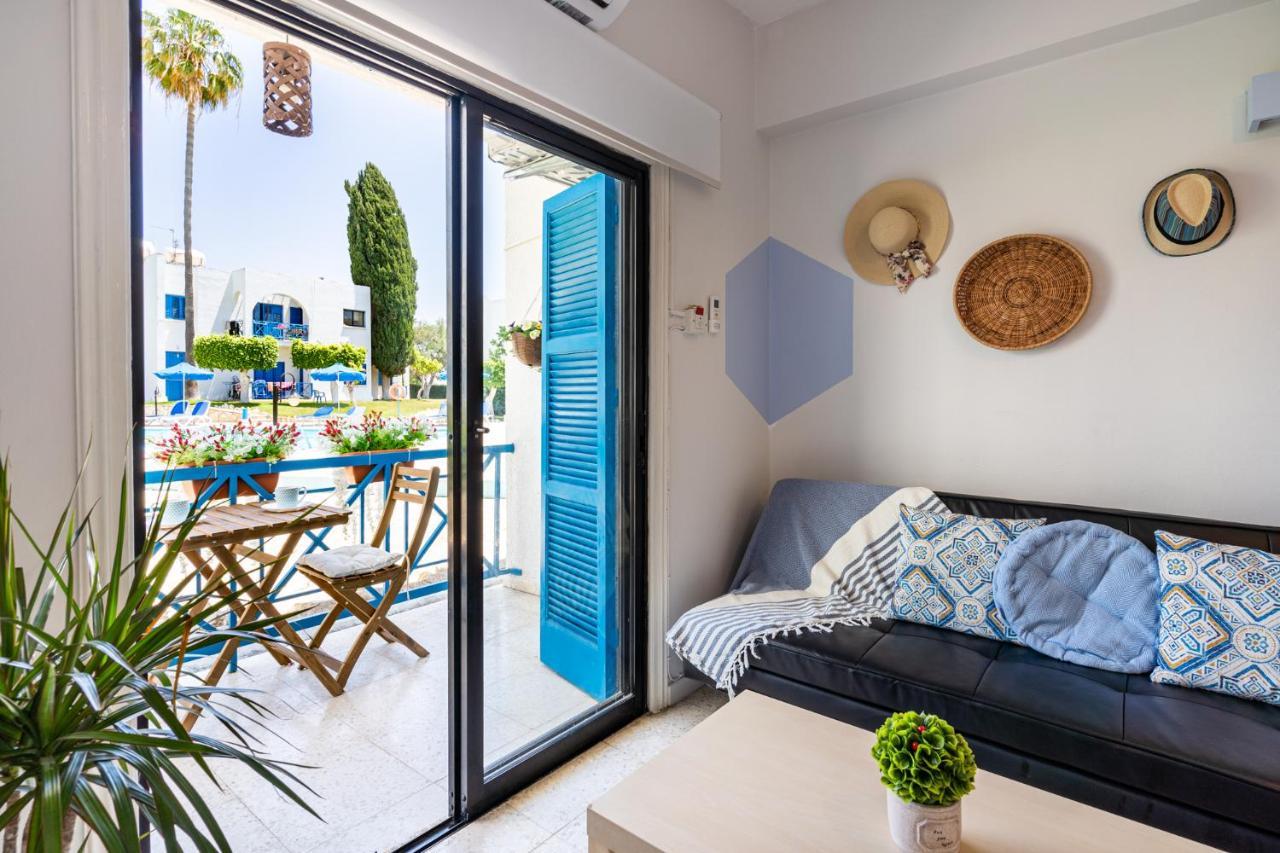 Sea Breeze 1-Br Apt In Pyla Exterior photo